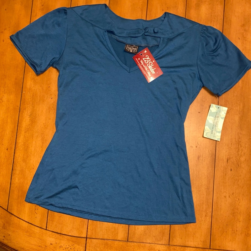 Teal Rock Steady retro blouse with loop button front neck closure, NWT. Size XL